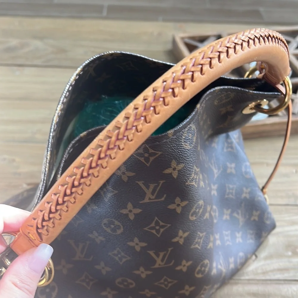 Louis Vuitton Artsy mm